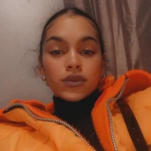 Meet your Posher, Jasmine